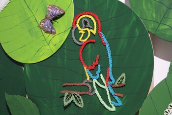 ŽNURCE ODPRLE RAZSTAVO ČIPKA NA PLATNU IN V KROŠNJI TER PREDSTAVILE ZBORNIK KLEKLJARNA