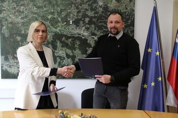 PODPIS POGODBE ZA OBNOVO VODOVODNIH ODSEKOV