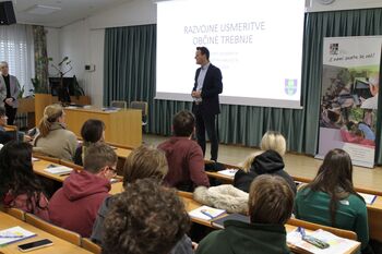 OBČINO TREBNJE OBISKALI ŠTUDENTI GEOGRAFIJE FILOZOFSKE FAKULTETE UNIVERZE V LJUBLJANI OBČINO TREBNJE OBISKALI ŠTUDENTI GEOGRAFIJE FILOZOFSKE FAKULTETE UNIVERZE V LJUBLJANI