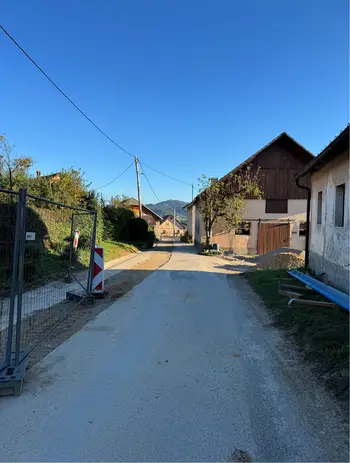 POPOLNA ZAPORA LOKALNE CESTE V VELIKEM GABRU POPOLNA ZAPORA LOKALNE CESTE V VELIKEM GABRU