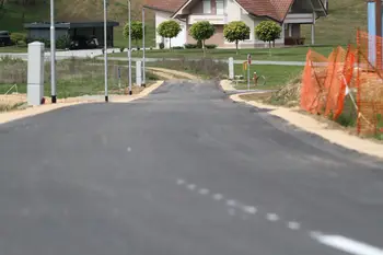 Stanovanjska soseska Dobrava dobila novo cesto in javno razsvetljavo