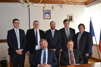 Novo vodstvo podjetja Trimo na predstavitvenem sestanku na Občini Trebnje