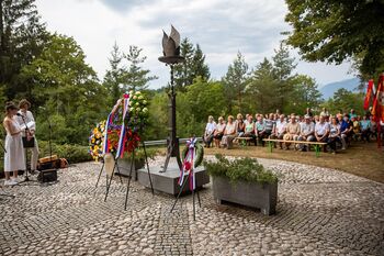 SPOMINSKA SLOVESNOST OB 81. LETNICI STRALJANJA TALCEV NA BISTRIŠKEM KLANCU