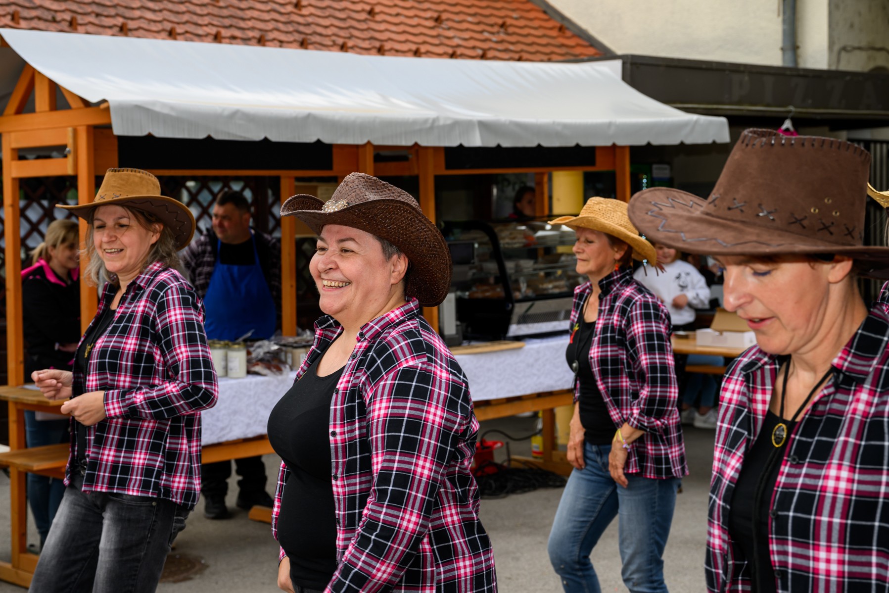 HOT HEELS, Country line šola plesa, mag. Goga Pečnik, s.p.