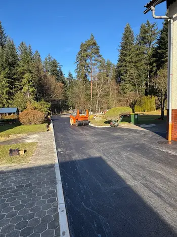 NA GORICO PO NOVEM ASFALTU