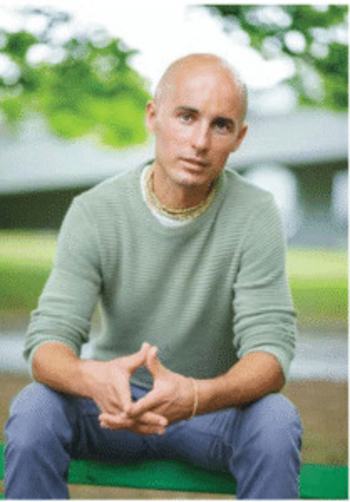 Predavanje Andreja Pešca: »Ženska, dama, dragulj in kako genialno ravnati z moškimi, ter s sabo«