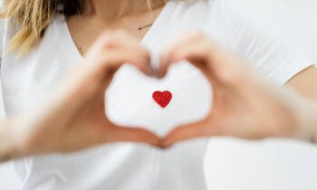 Predavanje: »Kako vzpostaviti bolj ljubeč odnos do sebe?«