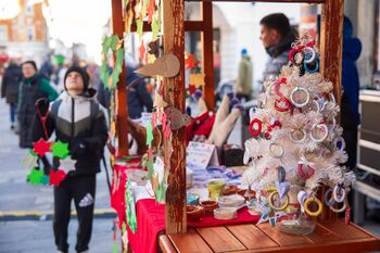 Dobrodelno kuhanje in bazar: 20. december 2025 na Glavnem trgu