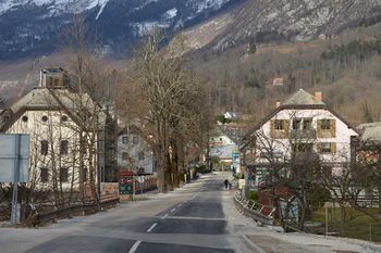 UREDITEV VZHODNE VPADNICE